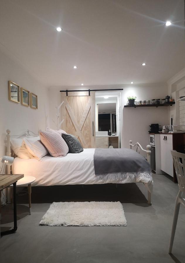 Secure, Private, Queen Room Close To Airport Port Elizabeth Exterior foto